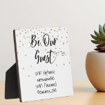 Word het WIFI-wachtwoord voor onze gastgebruiker W Fotoplaat<br><div class="desc">Dit ontwerp werd gecreeerd door digitale kunst. Het kan op het gebied worden gepersonaliseerd dat door de foto en/of de tekst te veranderen wordt verstrekt. Of het kan worden aangepast door de klik te kiezen om de andere optie aan te passen en de kleur op de achtergrond te verwijderen of...</div>