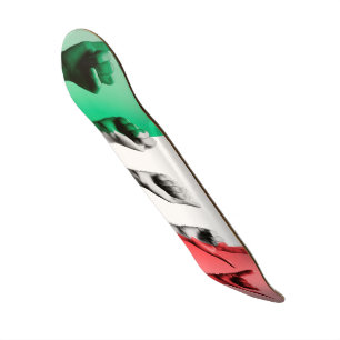Word Italië boven de italiaanse vlag Skateboard
