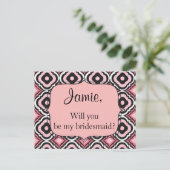 Word jij mijn bruidsmeisje roze en zwart geometris uitnodiging briefkaart (Staand voorkant)