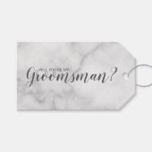 Word jij mijn groomman? Modern wit marmer Cadeaulabel (Voorkant (Horizontaal))