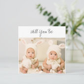 Word jij onze GodParent Twins Baby Foto Kaart (Staand voorkant)