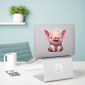 Word lid van de Sticker Revolution met Pig Sticker (Laptop op bureau)