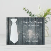 Wordt u mijn Groomsman wit Stropdas Wooden Invitat Kaart (Staand voorkant)