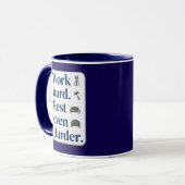 Work Hard Rest Even Harder Bold Typography Shirt Mok (Voorkant links)