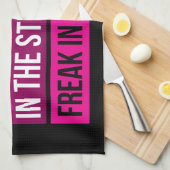 Workout Humor - Dame in straten, Freak in Gym Theedoek (Quarter Fold)