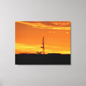 Workover Rig Silhouet bij zonsondergang Canvas Afdruk (Voorkant)