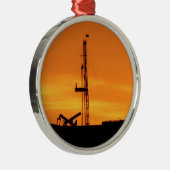 Workover Rig Silhouette op Sunset Metalen Ornament (Rechts)