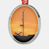 Workover Rig Silhouette op Sunset Metalen Ornament (Links)