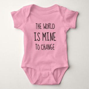 World Change Hero maakt feministische typografie m Romper