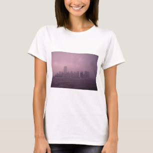 World Trade Center en Manhattan Skyline in Fog. T-shirt