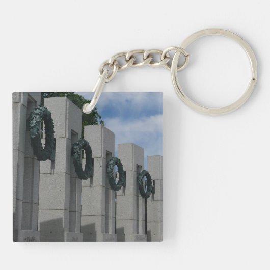 World War II Memorial Wreaths I Sleutelhanger (Achterkant)