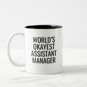 World's Okayest Assistant Manager Tweekleurige Koffiemok (Links)