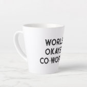 Worlds Okayest Medewerker Grappige quote Latte mok (Linkerhoek)