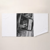 WORMS EYE UITZICHT VAN FOG GEDEKTE BOSSEN BADHANDDOEK (Badhanddoek)