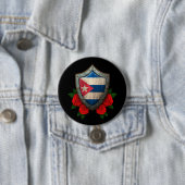 Worn Cuban Flag Shield met Red Roses Ronde Button 7,6 Cm (In situ)