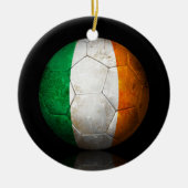 Worn Irish Flag Football Voetbal Keramisch Ornament (Voorkant)