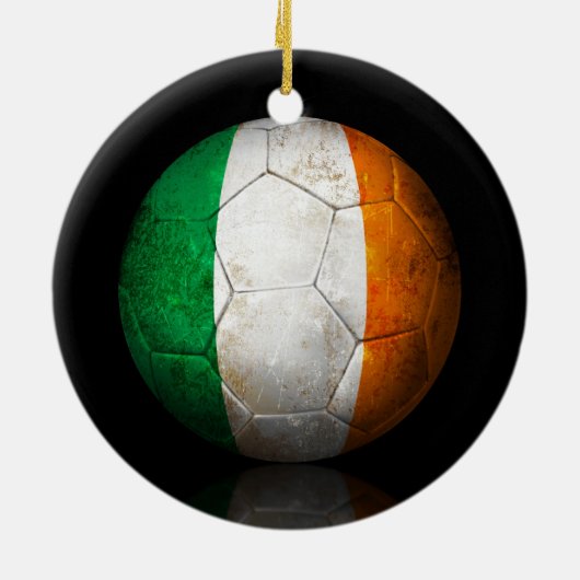 Worn Irish Flag Football Voetbal Keramisch Ornament (Achterkant)