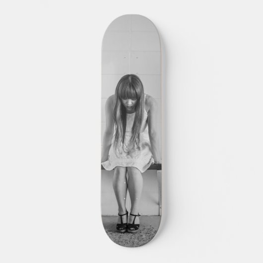 Worried Girl Persoonlijk Skateboard (Voorkant)