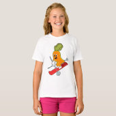 Wortel als skier met skiën t-shirt (Voorkant volledig)