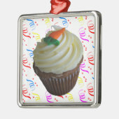 wortelCake Cupcake met Confetti Metalen Ornament (Links)
