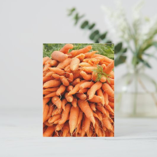 Wortelen op de boerenmarkt briefkaart (Staand voorkant)
