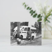 Wrak van de Melkwagen, Los Angeles, Vintage 1951 Briefkaart (Staand voorkant)