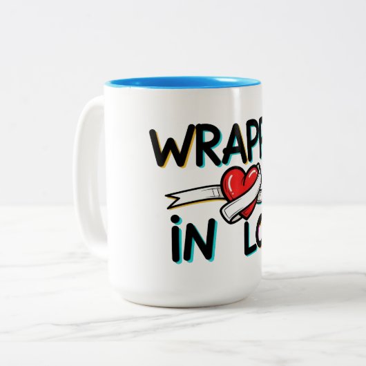 Wrapped in Love Tweekleurige Koffiemok (Voorkant links)
