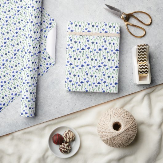 Wrapping Paper - Fun Floral Blue Flowers Pattern. Cadeaupapier (Crafts)