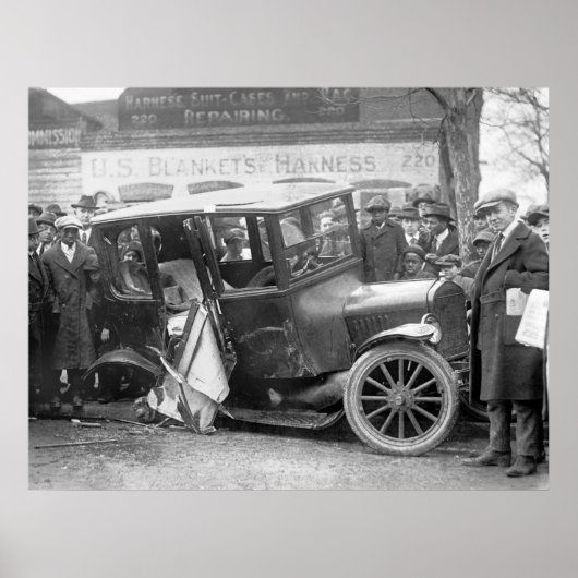 Wrecked Antiek Car, jaren 20 Poster (Voorkant)