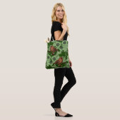 Wren en hellebore, lichtgroen tote bag (Op model)