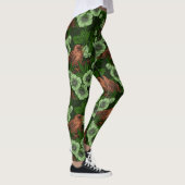 Wren en hellebore op donkergroen leggings (Rechts)