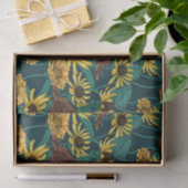 Wrens en bloemen op donkerblauw tissuepapier (Geschenk)