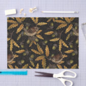 Wrens en eikels op zwart tissuepapier (Craft)