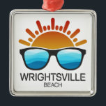 Wrightsville Beach North Carolina Zonnebril Metalen Ornament<br><div class="desc">Wright tsville Beach in North Carolina biedt alles aan,  van kajakken,  surfen en duikopties voor scuba tot jogging trails en golfbanen.</div>