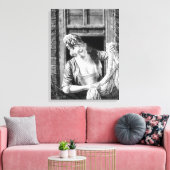 Wringend wasgoed voor vrouwen canvas afdruk (Insitu (Woonkamer))