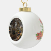 WW1 1918 Vrouwen werken bij een Munitie fabriek Keramische Bal Ornament (Rechts)