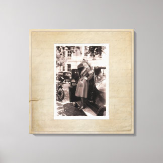 WW1 Retro  Rode Kruis Verpleegster met Antiek Auto Canvas Afdruk