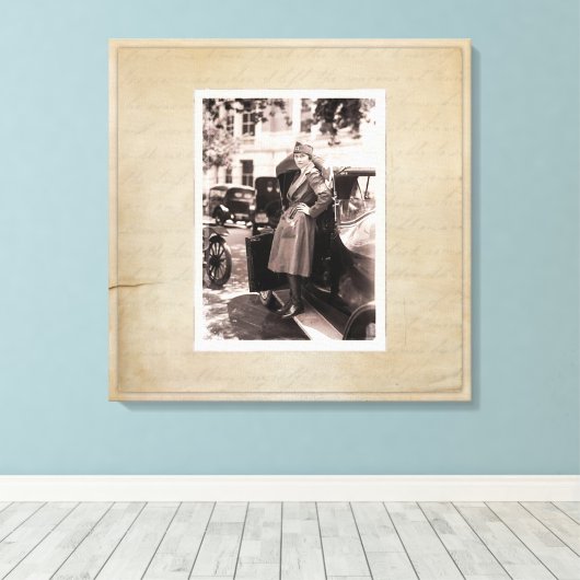 WW1 Retro Rode Kruis Verpleegster met Antiek Auto Canvas Afdruk (Insitu (Houten vloer))