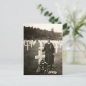 WWI American Moeder bij haar zonengraf in Frankrij Briefkaart (Staand voorkant)