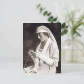 WWI Zuster breien Sweater Briefkaart (Staand voorkant)