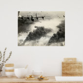 WWII B-24s over olievelden van poëzie Poster (Keuken)