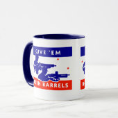 WWII geeft ze beide vaten Mok (Voorkant links)