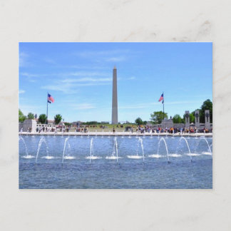 WWII-herdenkingsfonteinen en Washington Monument w Briefkaart
