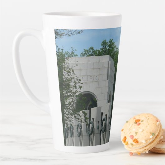 WWII-herdenkingskransen II in Washington DC Latte Mok (In situ)