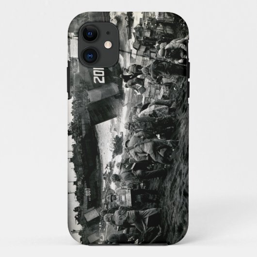 WWII Marines offload Supplies op Iwo Jima Case-Mate iPhone Case (Achterkant)