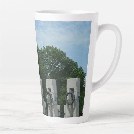 WWII Memorial Wreaten II in Washington DC Latte Mok (Rechts)