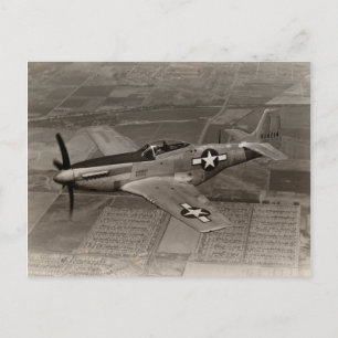 WWII P-51 Mustang in vlucht Briefkaart