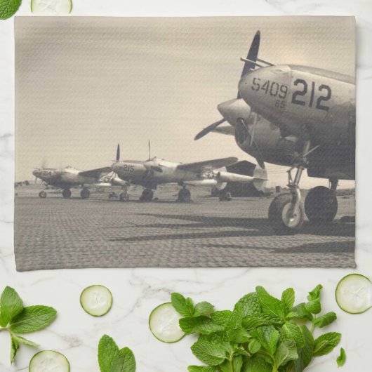 WWII-vliegtuigen Theedoek (Gevouwen)