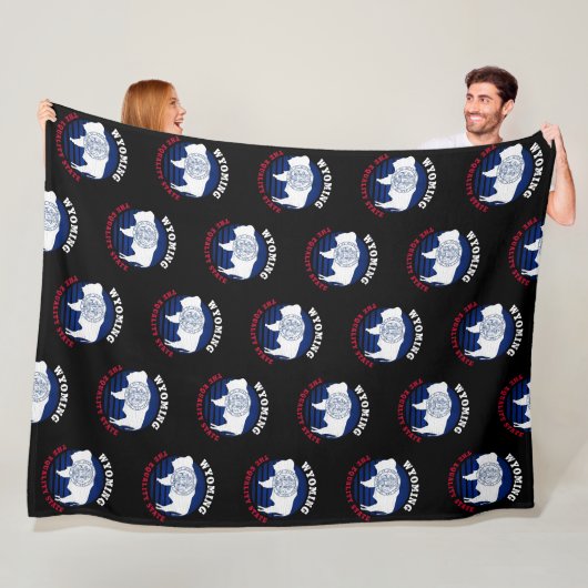 WYOMING EQUALITY STATE FLAG FLEECE DEKEN (In situ)