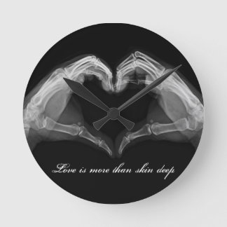 X-Ray Heart Love Clock Ronde Klok